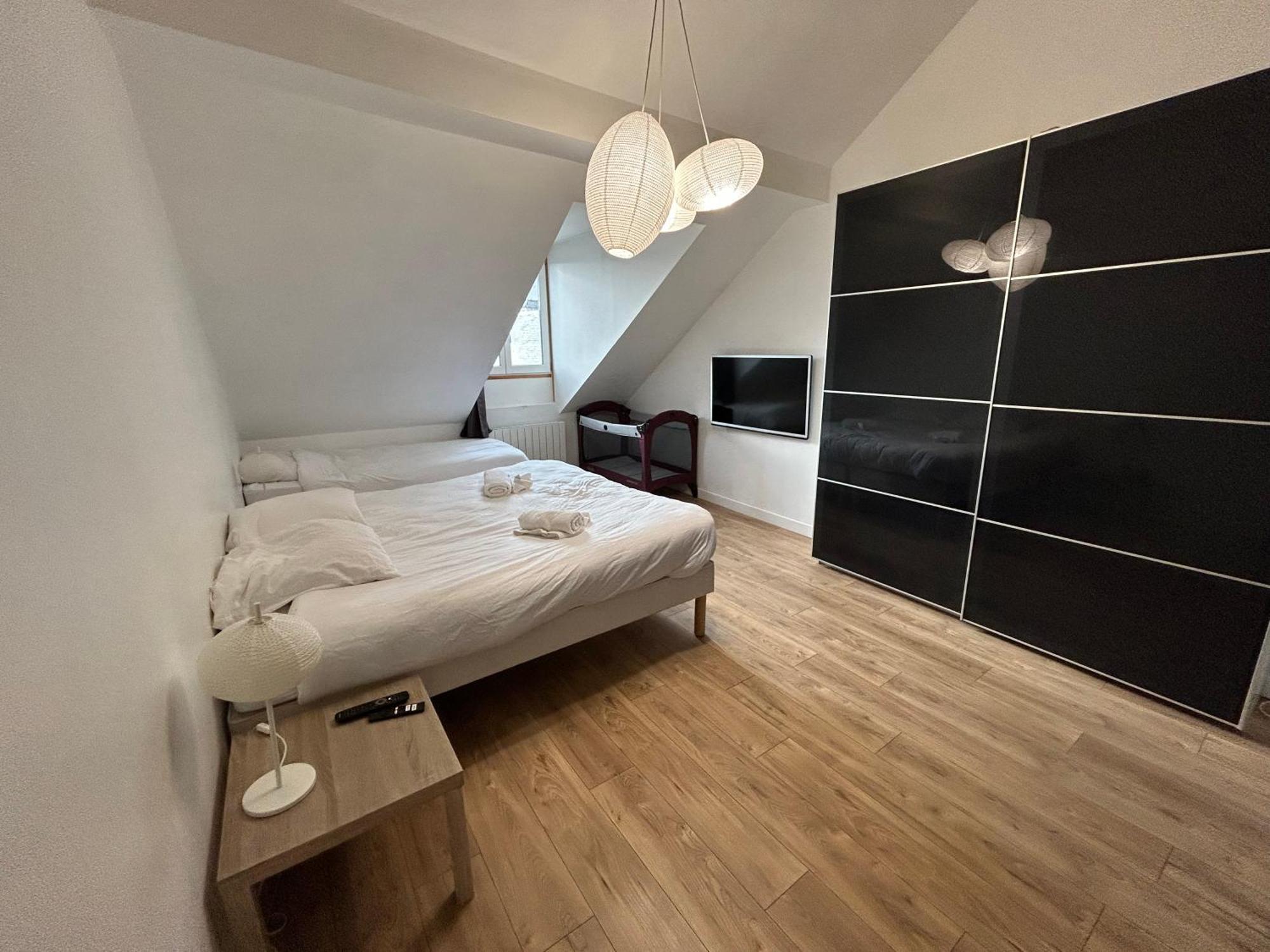 Duplex Cosy Flat - Hyper-Centre Senlis Apartment Senlis  Exterior photo